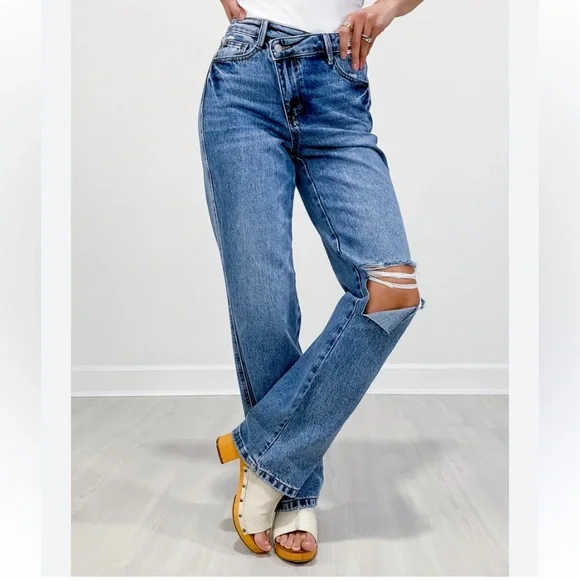 Judy Blue High-Rise Dad Jean Distressed Cris Cross
Waistband Light Wash - Picture 1 of 16